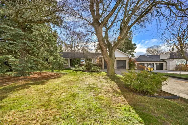 23 Denham DR, Richmond Hill, ON L4C 6H6