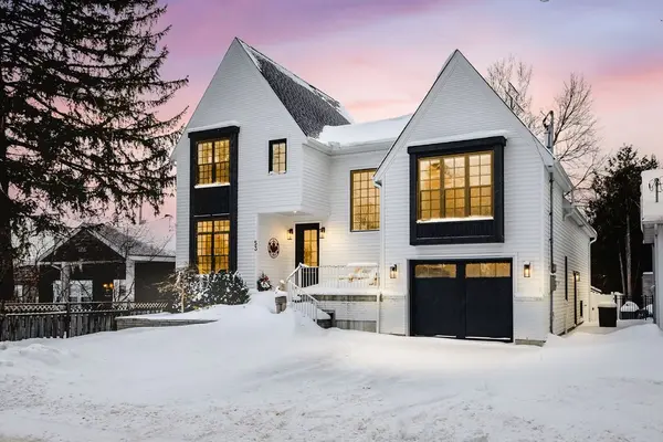 53 Niagara ST,  Collingwood,  ON L9Y 3X1