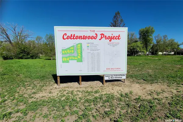 32 KENNEY CRESCENT, Weyburn, SK S4H 1L3