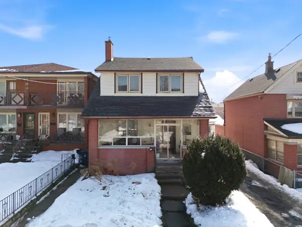 151 Ascot AVE, Toronto W03, ON M6E 1G5