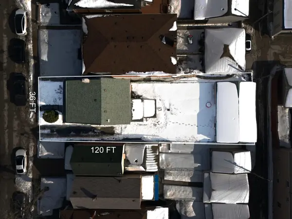 151 Ascot AVE, Toronto W03, ON M6E 1G5