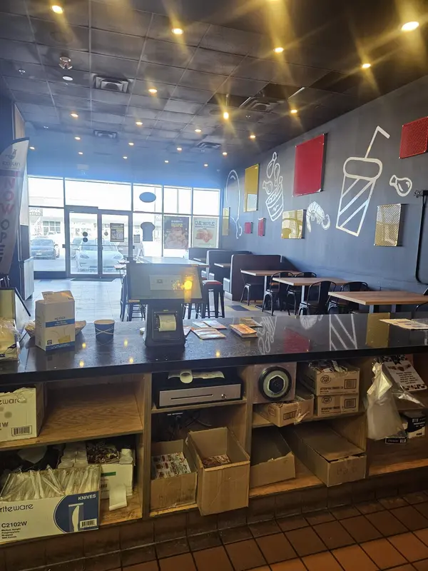 1476 Dundas ST E #3, Mississauga, ON L4X 1L4