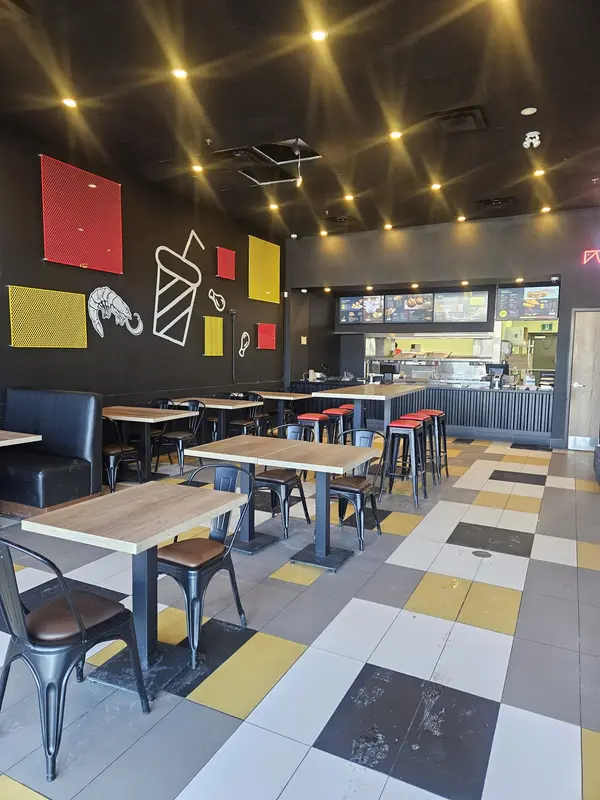 1476 Dundas ST E #3, Mississauga, ON L4X 1L4