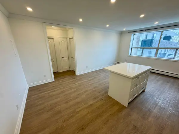 Hamilton, ON L8N 2E7,112 St. Joseph's DR #203