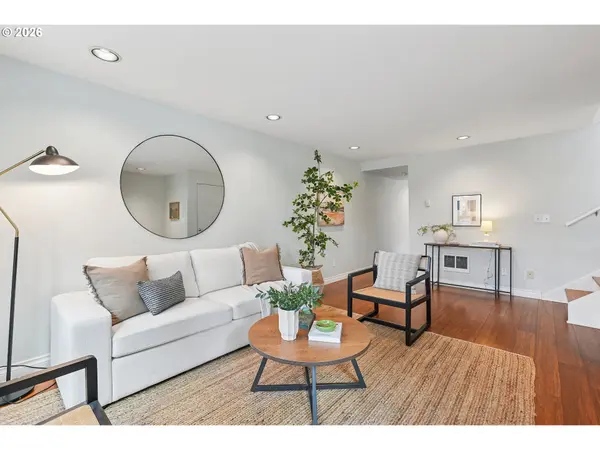 3904 SE 16TH AVE, Portland, OR 97202