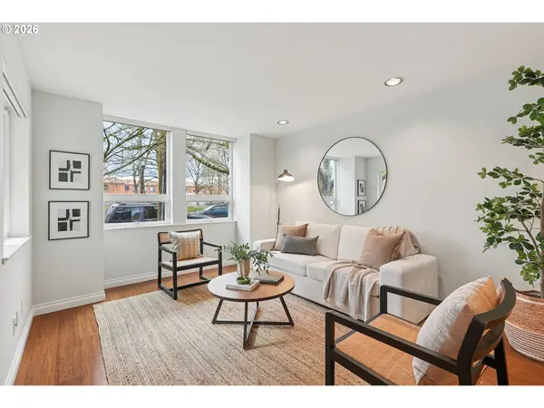 3904 SE 16TH AVE, Portland, OR 97202