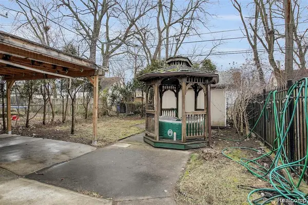 7518 Hazelton ST, Dearborn Heights, MI 48127