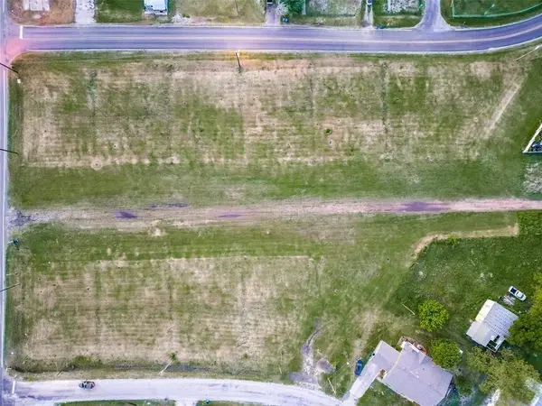 102 E Hubbard Street, Josephine, TX 75173