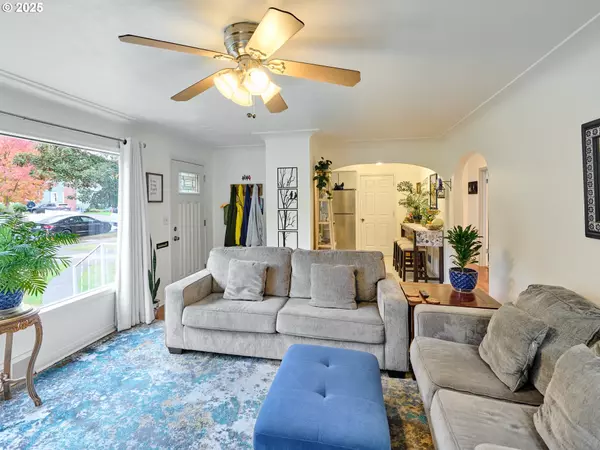 Salem, OR 97301,2075 LAUREL AVE NE