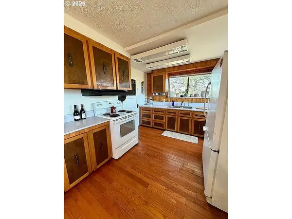 23625 S HIGHWAY 99W, Amity, OR 97101