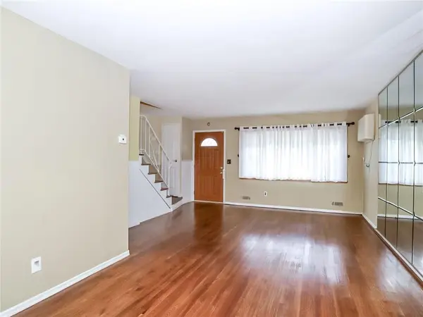 126 Tysens LN, Staten  Island, NY 10306