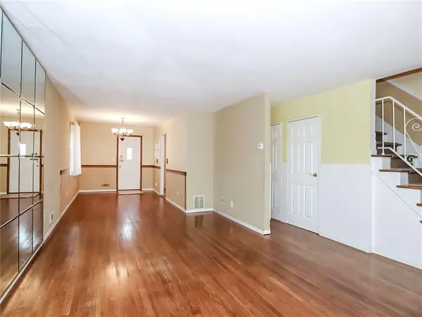 126 Tysens LN, Staten  Island, NY 10306