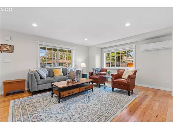 Gladstone, OR 97027,445 W EXETER ST