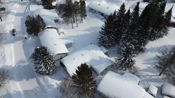 Oro-medonte, ON L0L 1T0,62 Tamarack DR