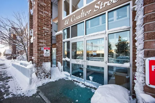 Barrie, ON L0K 1S0,41 Coulter ST #3