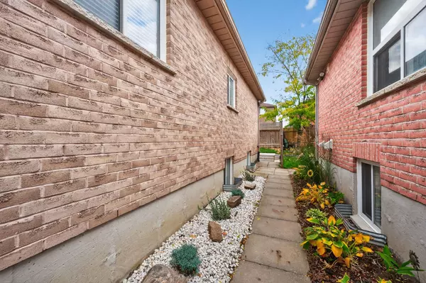 Barrie, ON L4N 0R3,158 Pringle DR #Lower