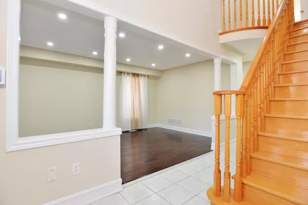 Brampton, ON L6Z 3B7,46 Mint Leaf BLVD