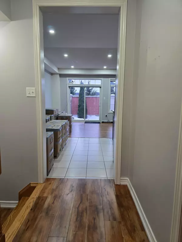 Brampton, ON L7A 0Z6,32 Kempenfelt TRL