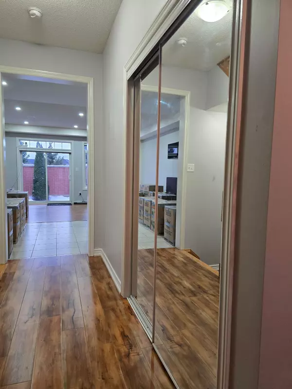 Brampton, ON L7A 0Z6,32 Kempenfelt TRL