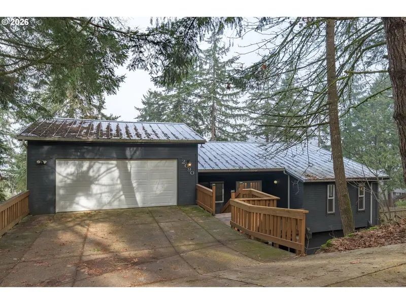 2090 GRAHAM DR, Eugene, OR 97405
