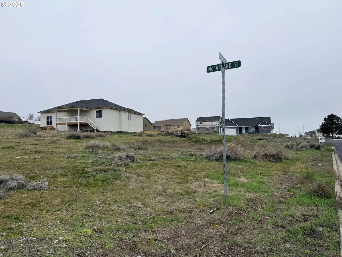 40 MCFARLAND AVE, Umatilla, OR 97882