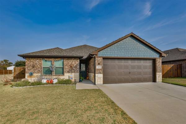 513 Pathfinder Street, Collinsville, TX 76233