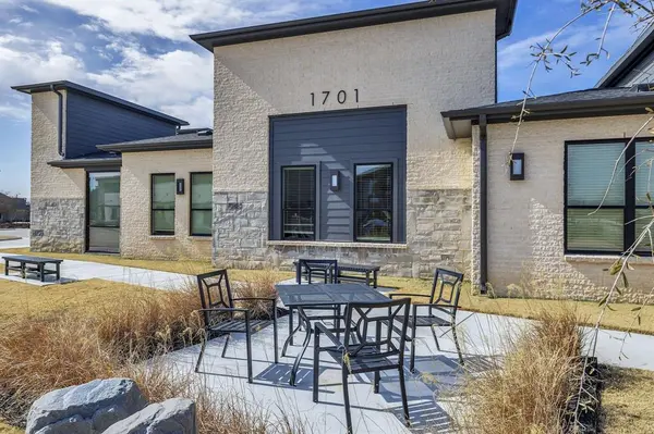 1701 Fountainview Drive, Mansfield, TX 76063