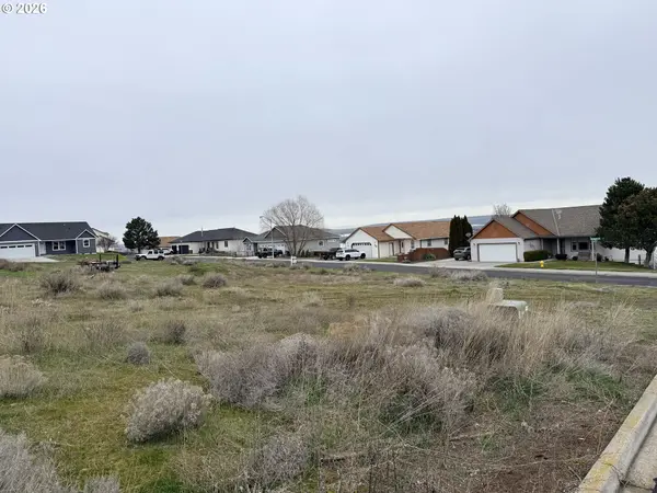 40 MCFARLAND AVE, Umatilla, OR 97882