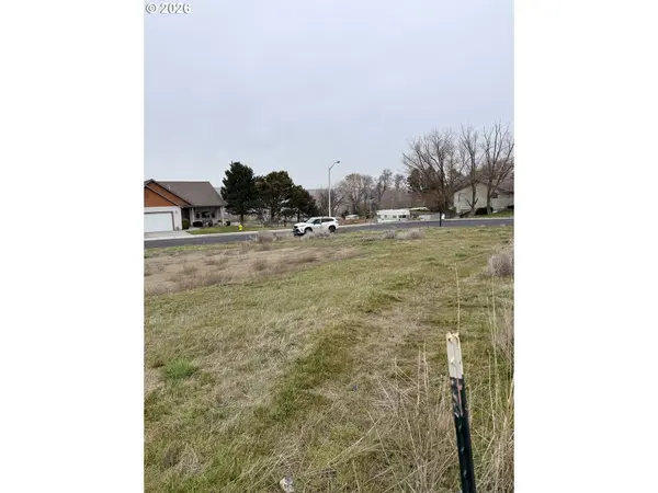 40 MCFARLAND AVE, Umatilla, OR 97882