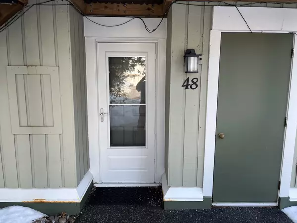 Collingwood, ON L9Y 5B4,19 Dawson DR #48