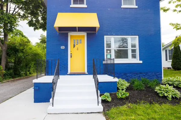 221 Kent ST W, Kawartha Lakes, ON K9V 2Z1