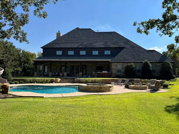 Jacksboro, TX 76458,470 Granite Way