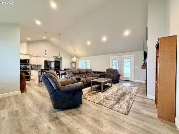 416 SW DESERT SKY DR, Hermiston, OR 97838