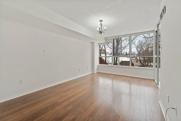 10 Tichester RD #404, Toronto C03, ON M5P 3M4