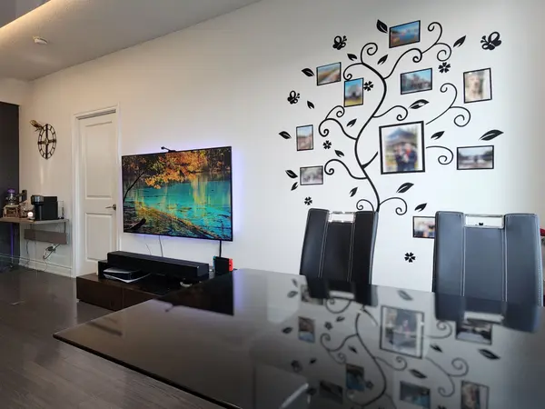 277 South Park RD #209, Markham, ON L3T 0B7