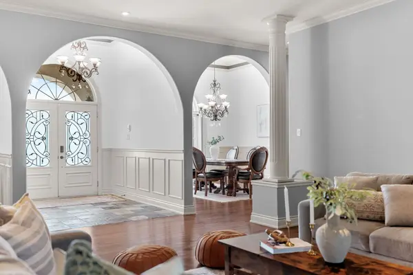 525 Tullamore ST, Blossom Park - Airport And Area, ON K1X 0A2