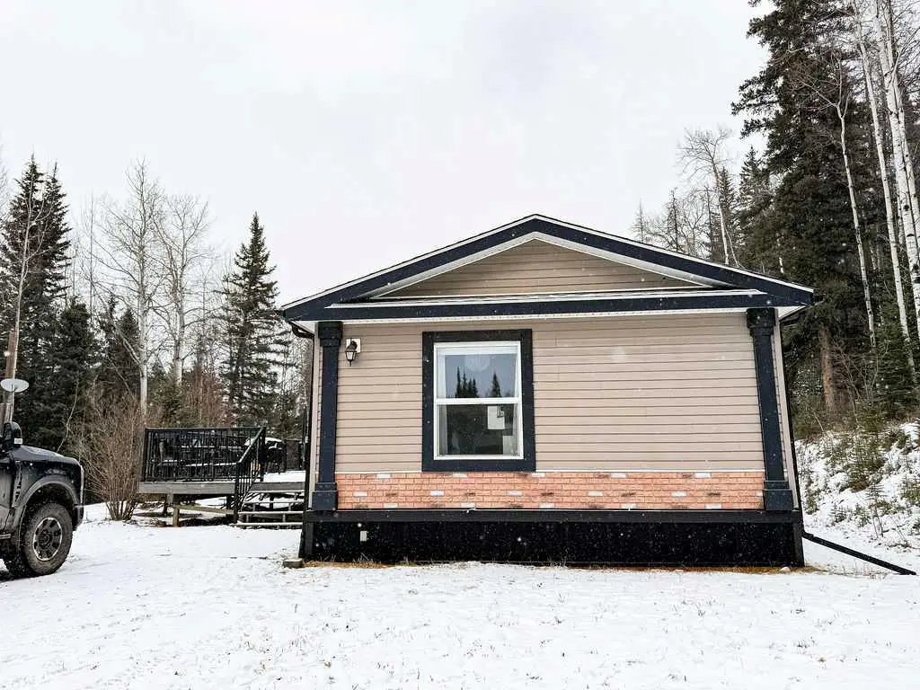 4B-24425 East River RD, Hinton, AB T7V 0A3