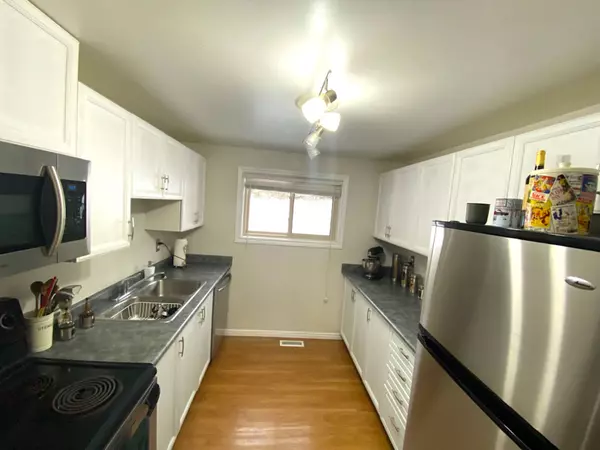 Barrie, ON L4N 6X3,19 Sawmill RD