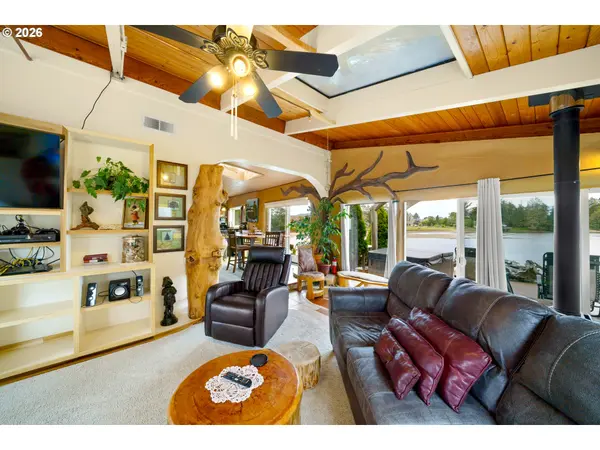 2674 HIGHWAY 101, Seaside, OR 97138