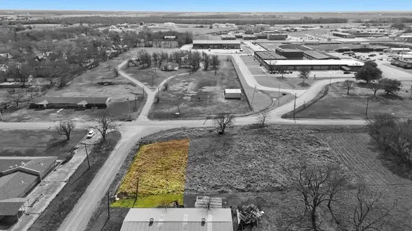 202 Pine Street, Whitewright, TX 75491