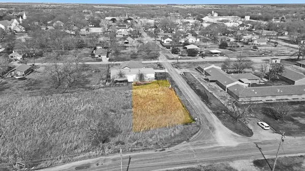 202 Pine Street, Whitewright, TX 75491