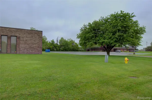 5081 Exchange DR, Flint, MI 48507