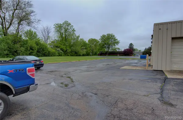 5081 Exchange DR, Flint, MI 48507