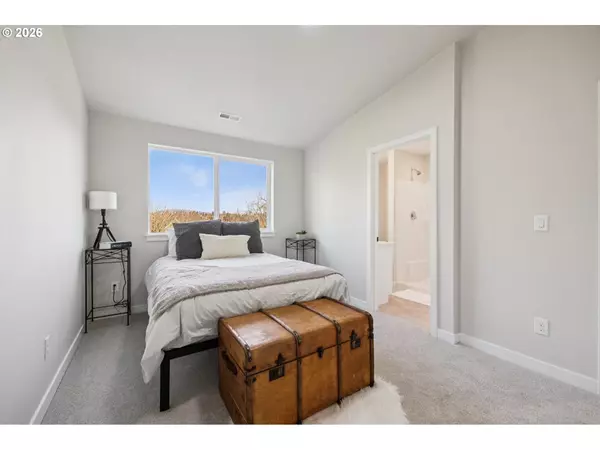 Portland, OR 97202,1722 SE SHERRETT ST