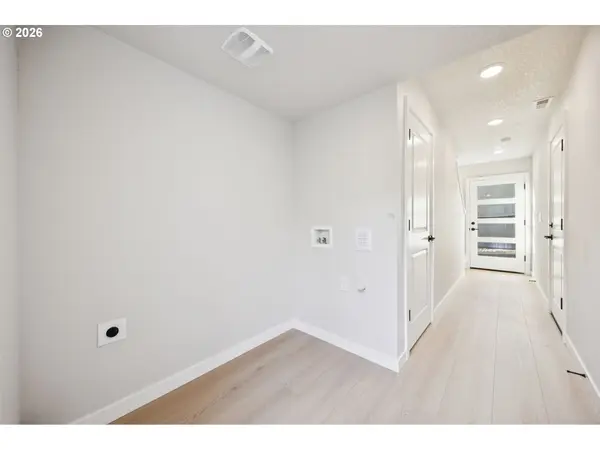 1722 SE SHERRETT ST, Portland, OR 97202