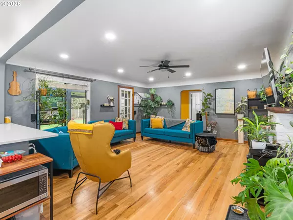 Milwaukie, OR 97222,10002 SE HOLLYWOOD AVE