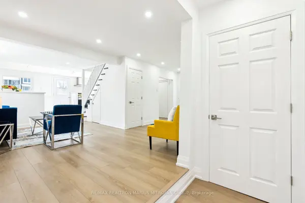 1118 Stoney Point RD, Innisfil, ON L0L 1W0