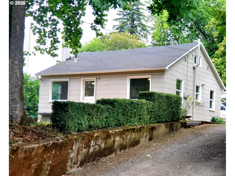 745 SW MAPLECREST DR, Portland, OR 97219