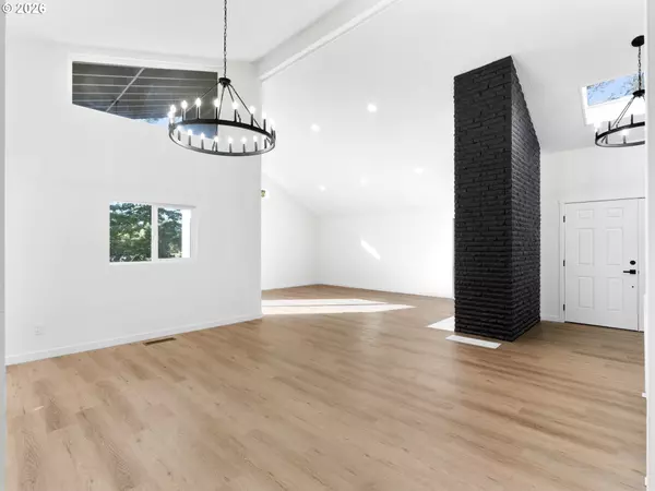 Lake Oswego, OR 97035,16 OTHELLO ST