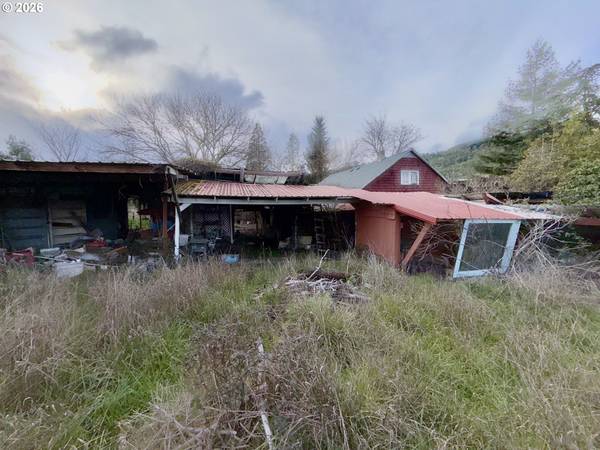 3800 HAPPY VALLEY RD, Roseburg, OR 97471